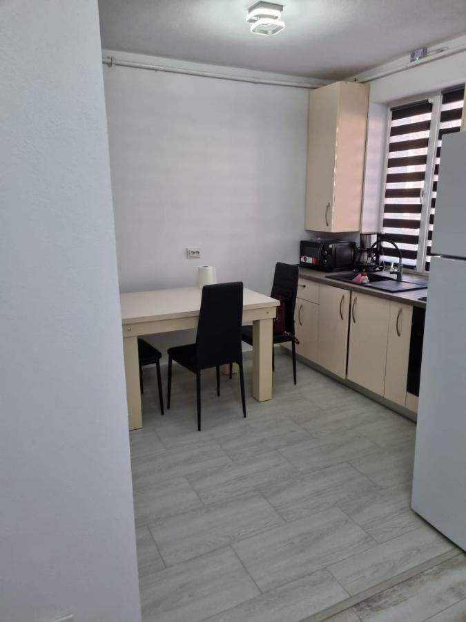 Luxury Apartament Куртя-де-Арджеш Екстер'єр фото