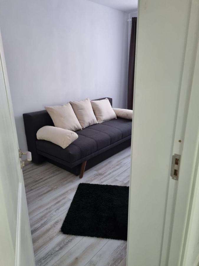 Luxury Apartament Куртя-де-Арджеш Екстер'єр фото